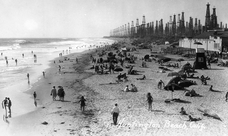 Illustration for article titled Los Angeles Was Once a Forest of Oil Derricks